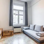 Luxurious Apartments At City Center