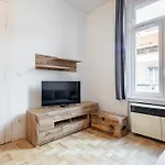 Luxurious Apartments At City Center