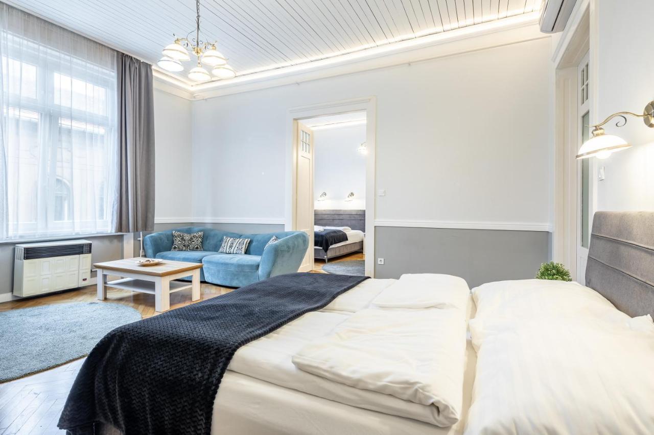Luxurious At Center Boedapest